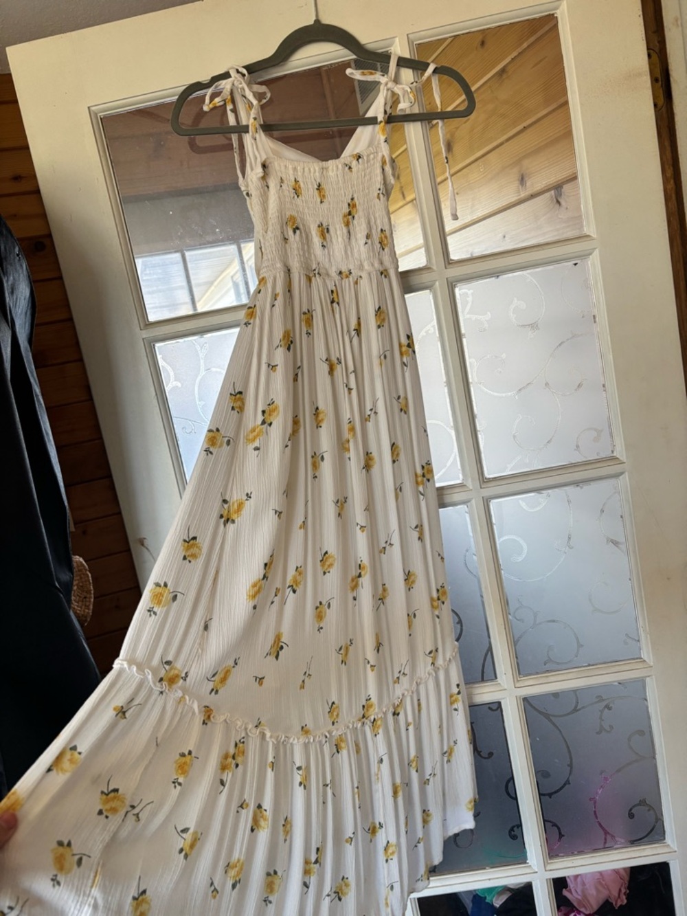 Hollister White Maxi Dress with Yellow Floral Print - Picture 4 of 4
